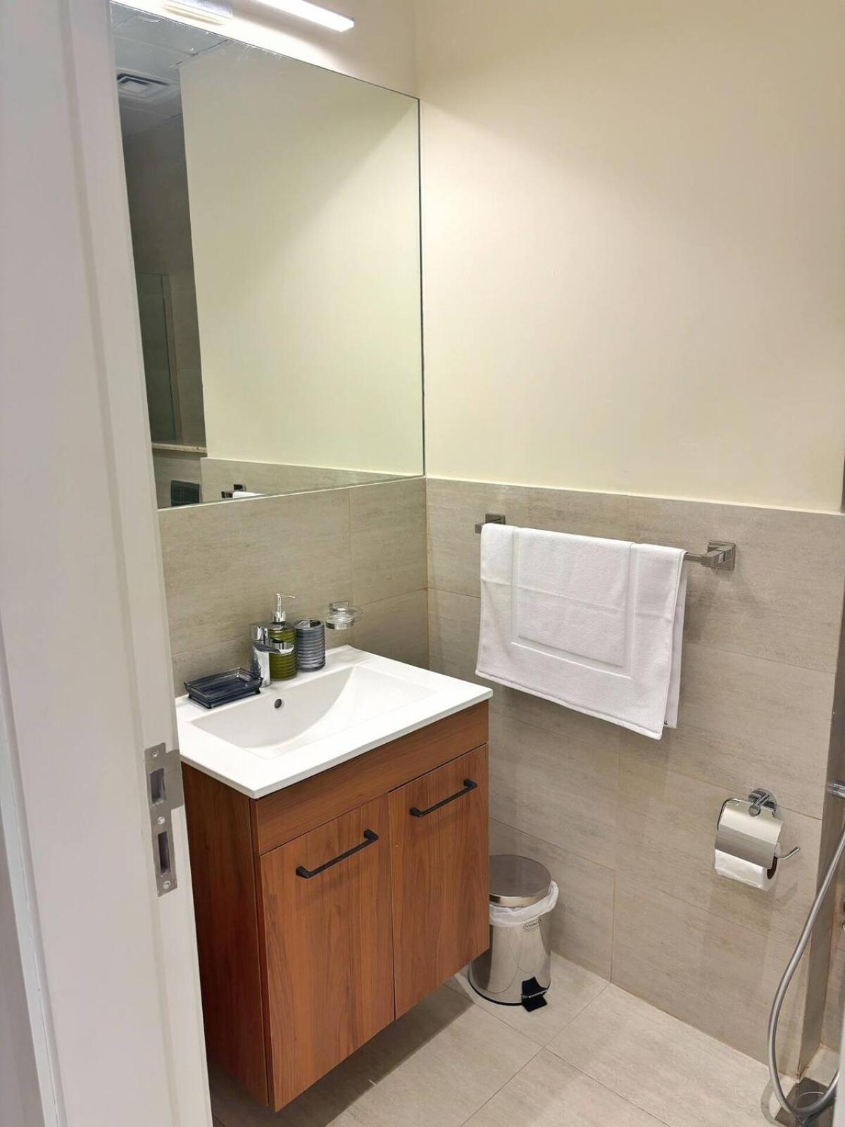 Apartment Unique 2bd Jacuzzi & Sunbed *