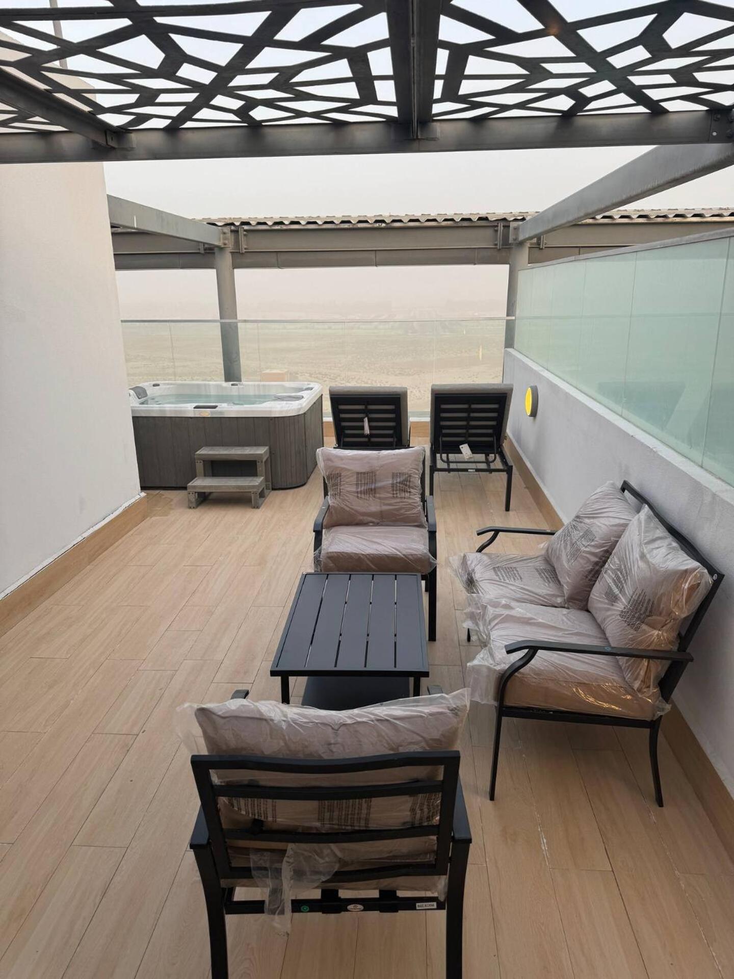 Unique 2bd Jacuzzi & Sunbed Apartment Abu Dhabi