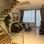 Unique 2Bd Jacuzzi & Sunbed
