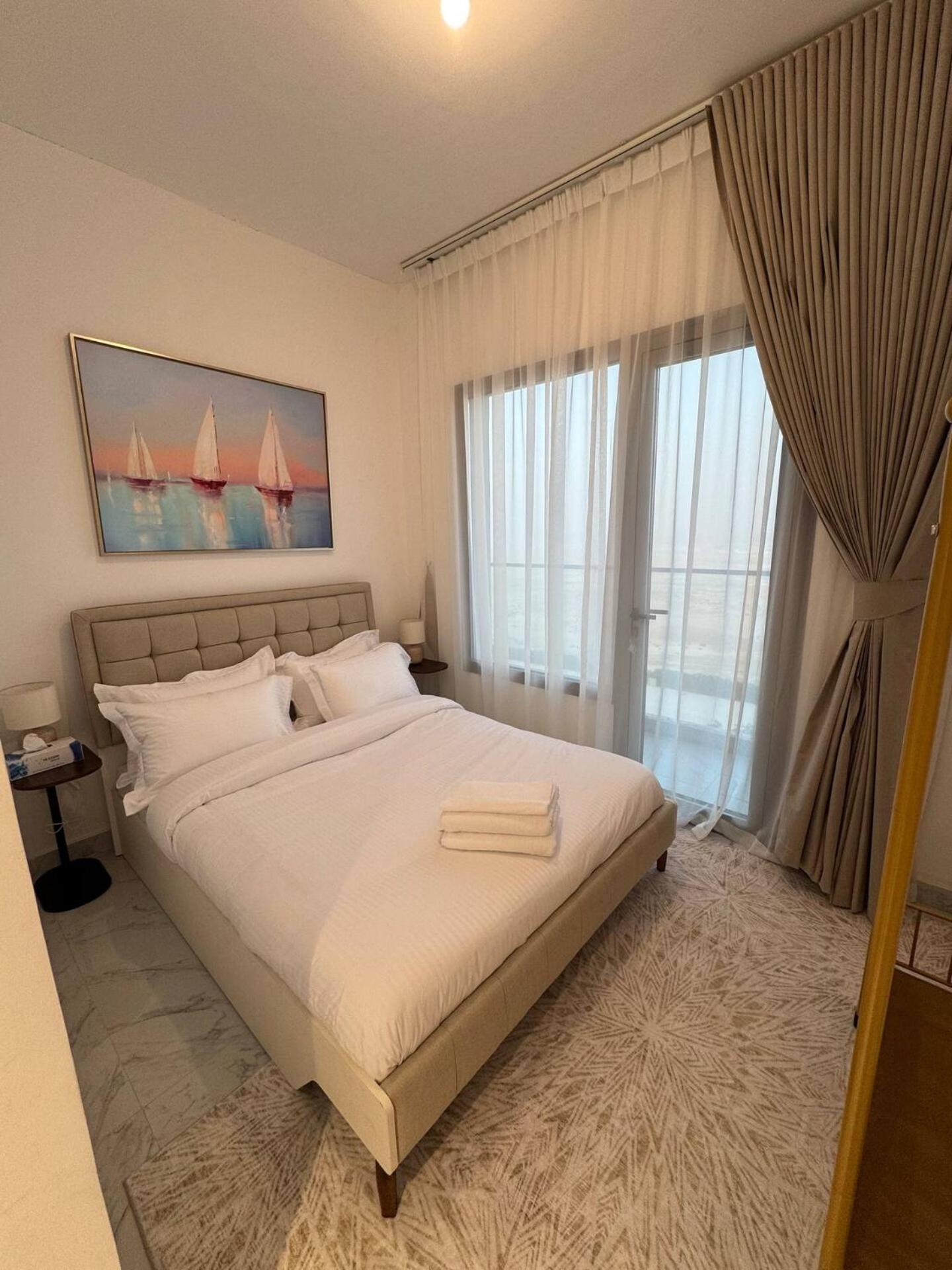 Unique 2bd Jacuzzi & Sunbed Apartment